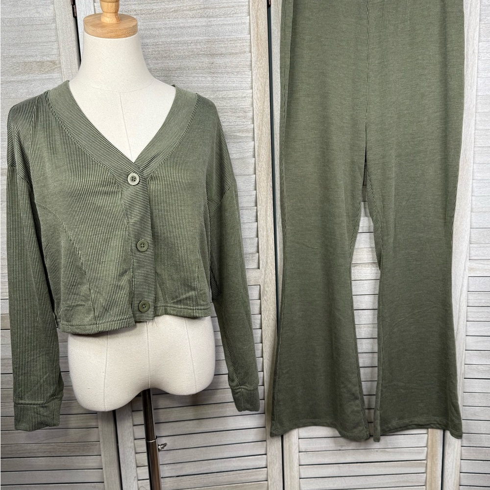COLSIE Knit Loungewear/Pajama Set Flare Pants/Cropped Button Down Top Olive-L
